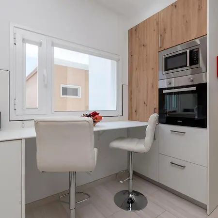 Tranquil 2 Bedroom Costa Adeje (Tenerife)